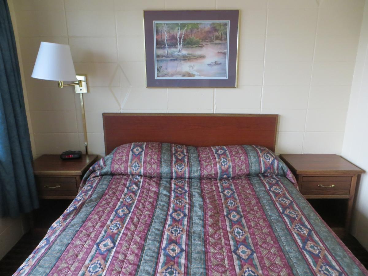 Deluxe Inn/Extended Stay - Council Bluffs Carter Lake エクステリア 写真
