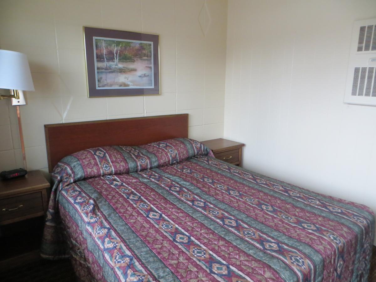 Deluxe Inn/Extended Stay - Council Bluffs Carter Lake エクステリア 写真