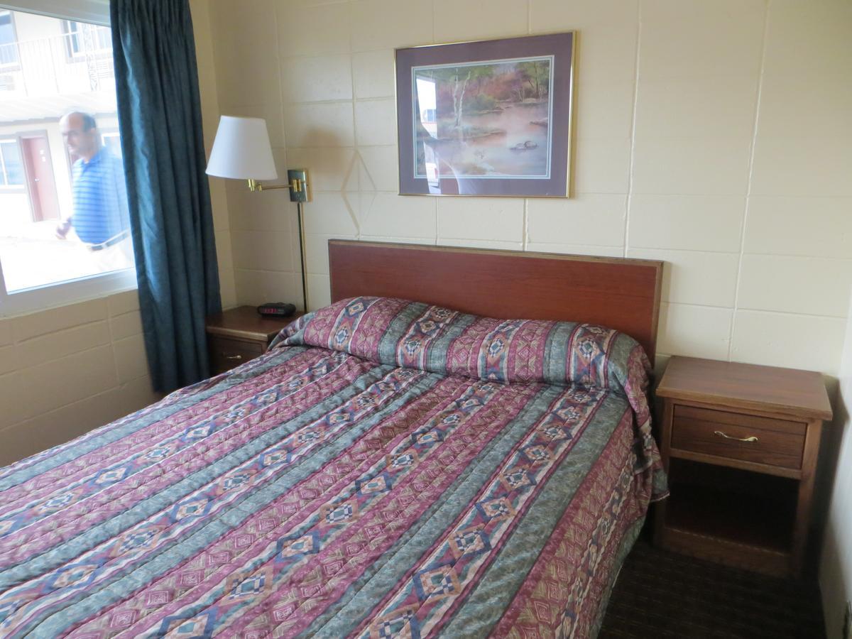 Deluxe Inn/Extended Stay - Council Bluffs Carter Lake 部屋 写真